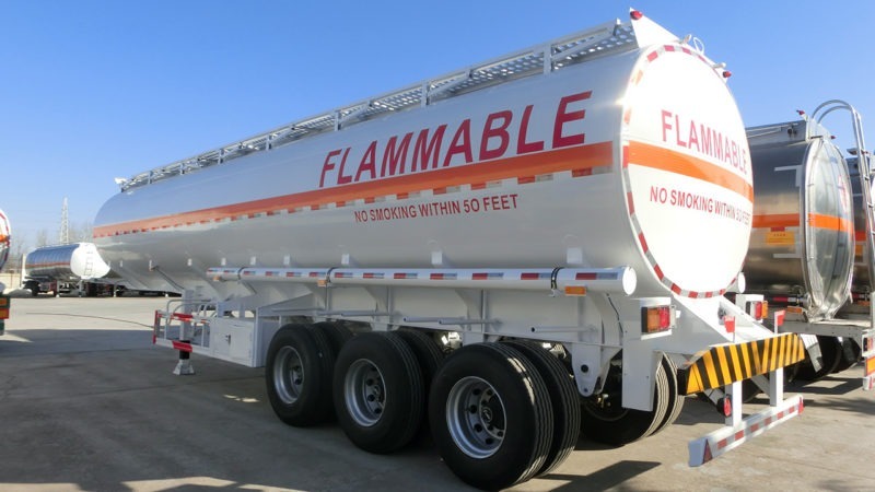 Truckik Fuel tank semi-trailer