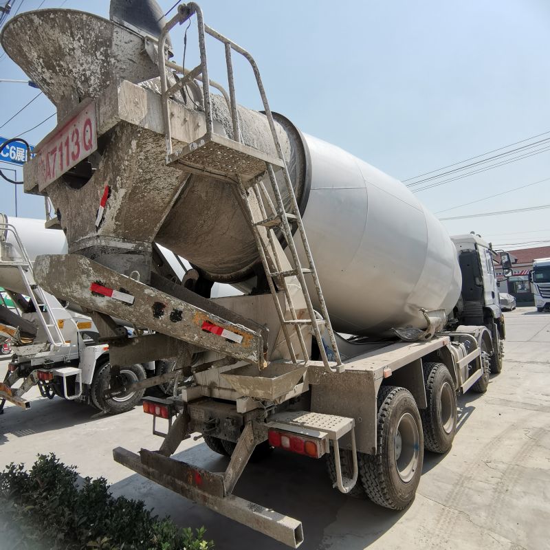 Used concrete trucks for sale 2021 Shacman truck mixer 16 cbm great condition